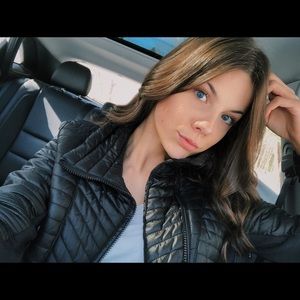 Meet your Posher, Lily